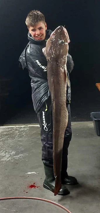 Unsere glücklichen Angler zum Ferienhaus Sognefjord Panorama Studio 6 Pers.