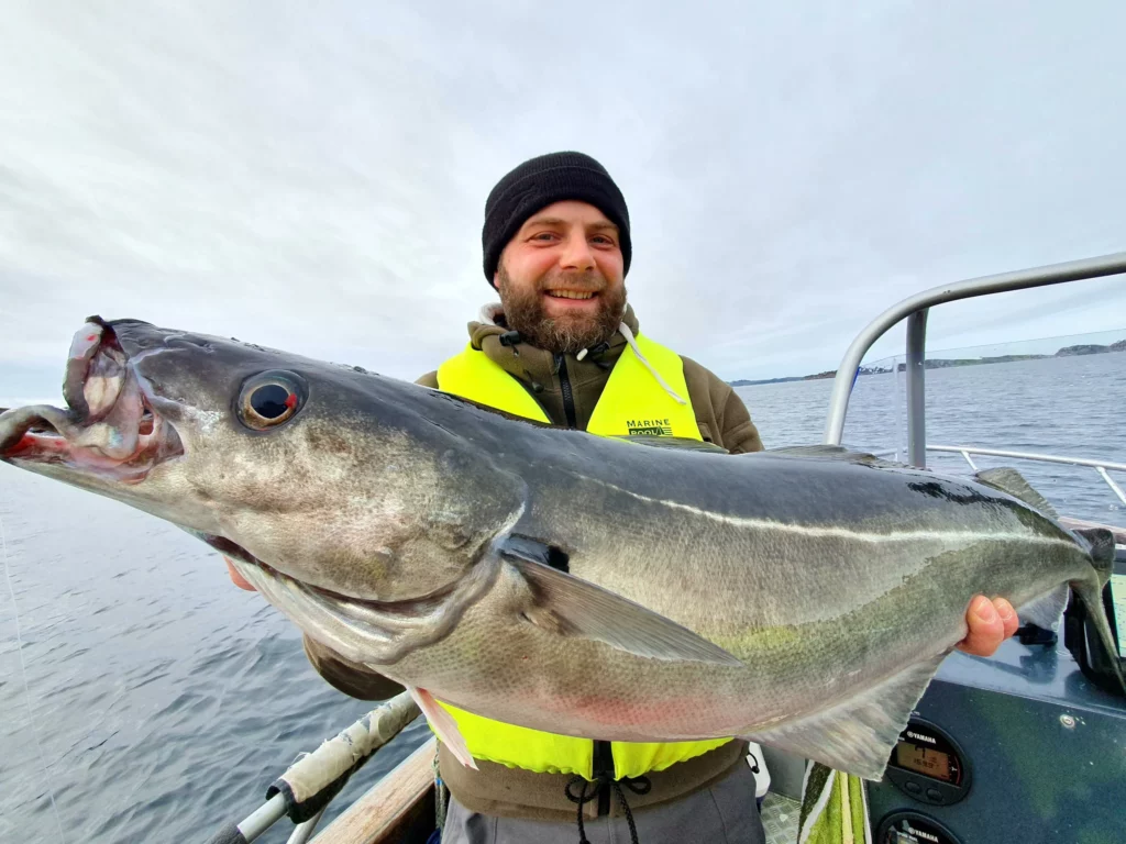 Unsere glücklichen Angler zum Ferienhaus LAUVØY FERIESENTER APARTMENT 2A – 3A