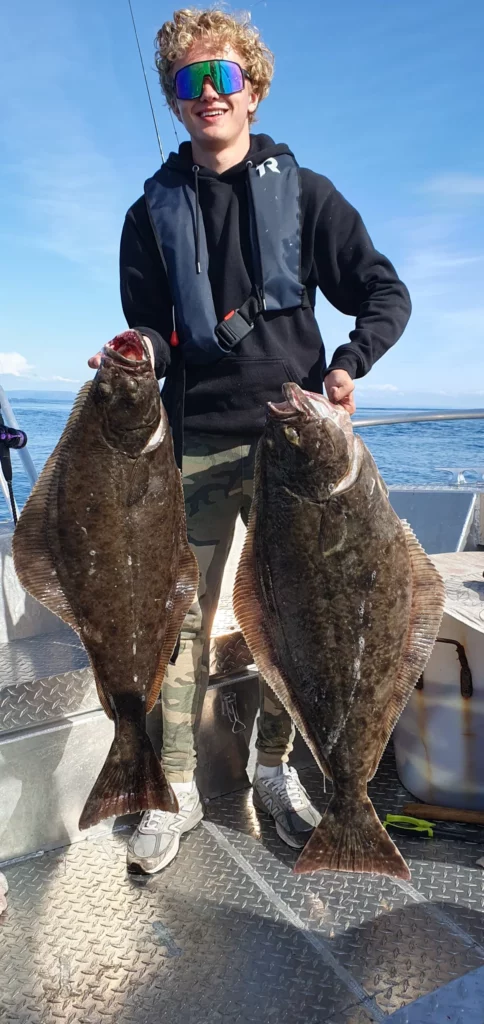 Unsere glücklichen Angler zum Ferienhaus LAUVØY FERIESENTER APARTMENT 2A – 3A