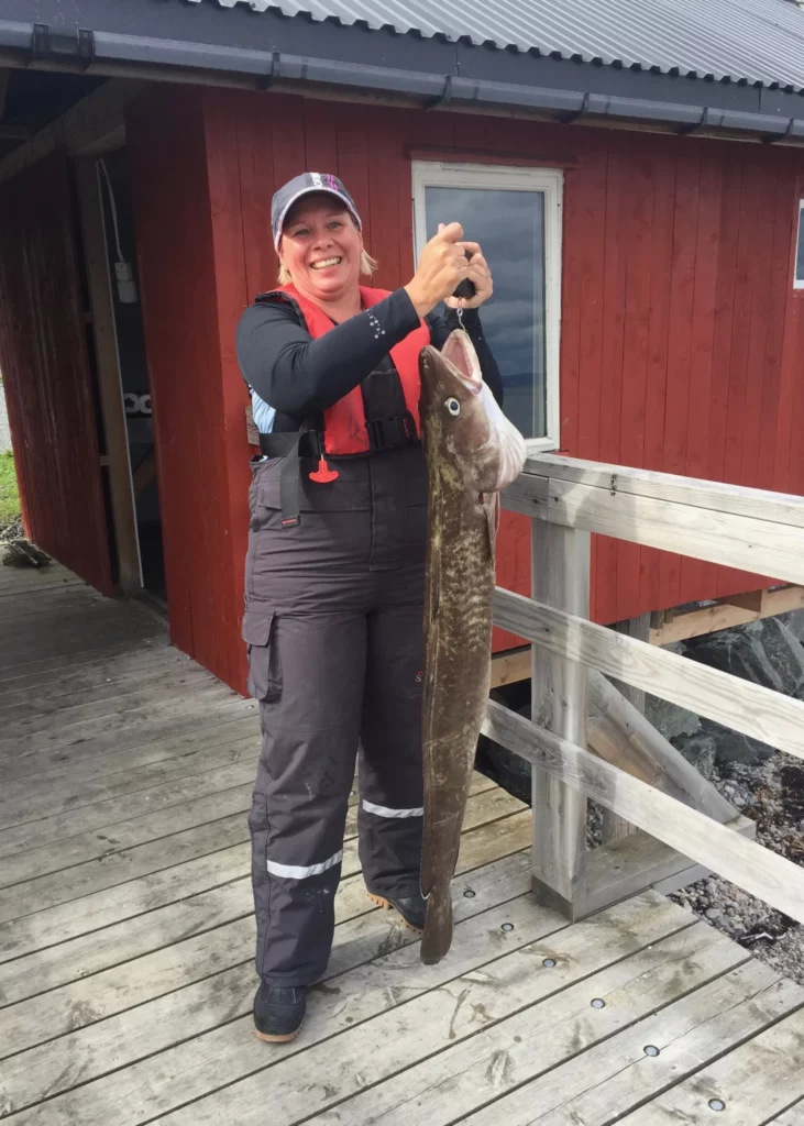 Unsere glücklichen Angler zum Ferienhaus Hindrum Fjord Senter 10 Per.