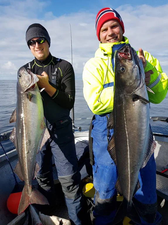 Unsere glücklichen Angler zum Ferienhaus Bomlo Ferienhütte Ålfjord