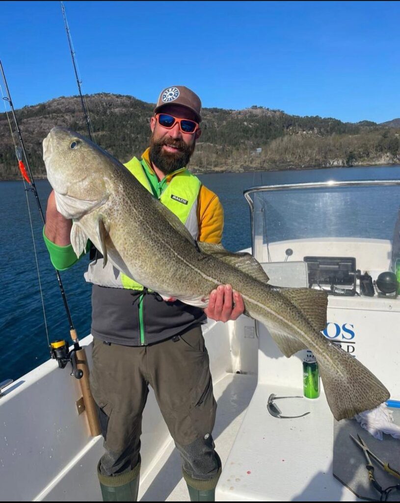 Unsere glücklichen Angler zum Ferienhaus Bomlo Luxusvilla