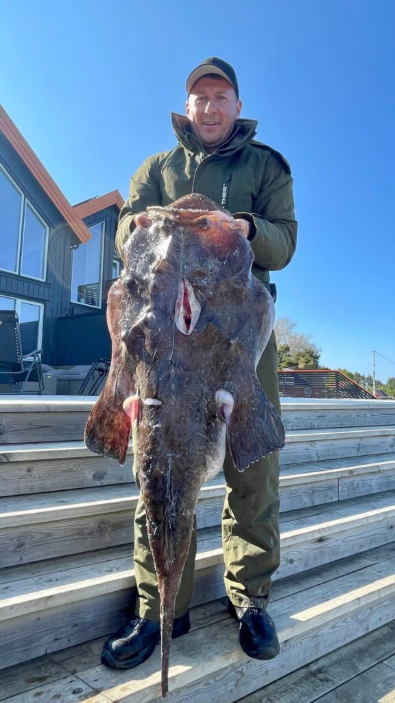 Unsere glücklichen Angler zum Ferienhaus Bomlo Luxusvilla