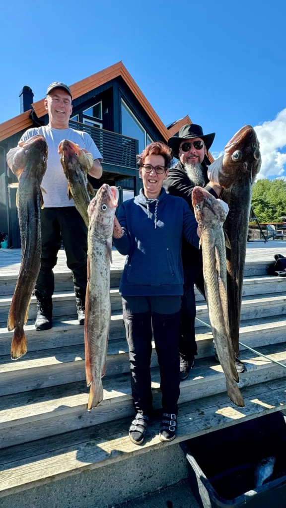 Unsere glücklichen Angler zum Ferienhaus Bømlo Fishing Adventure
