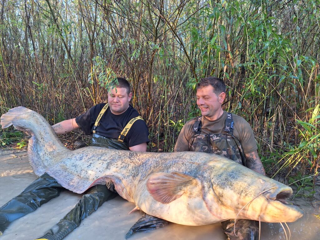 Unsere glücklichen Angler zum Ferienhaus Italien Wels Guiding Tour