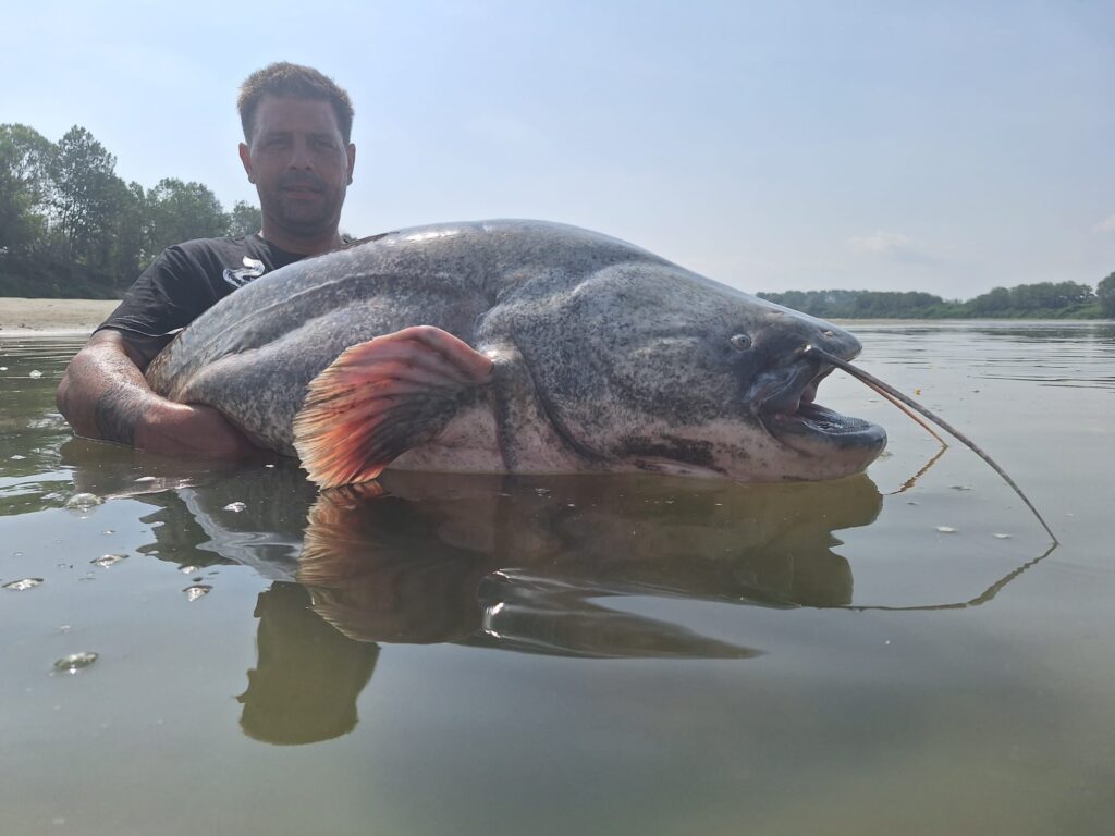 Unsere glücklichen Angler zum Ferienhaus Italien Wels Guiding Tour