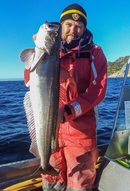 Unsere glücklichen Angler zum Ferienhaus Bessaker SLØYEHUSET