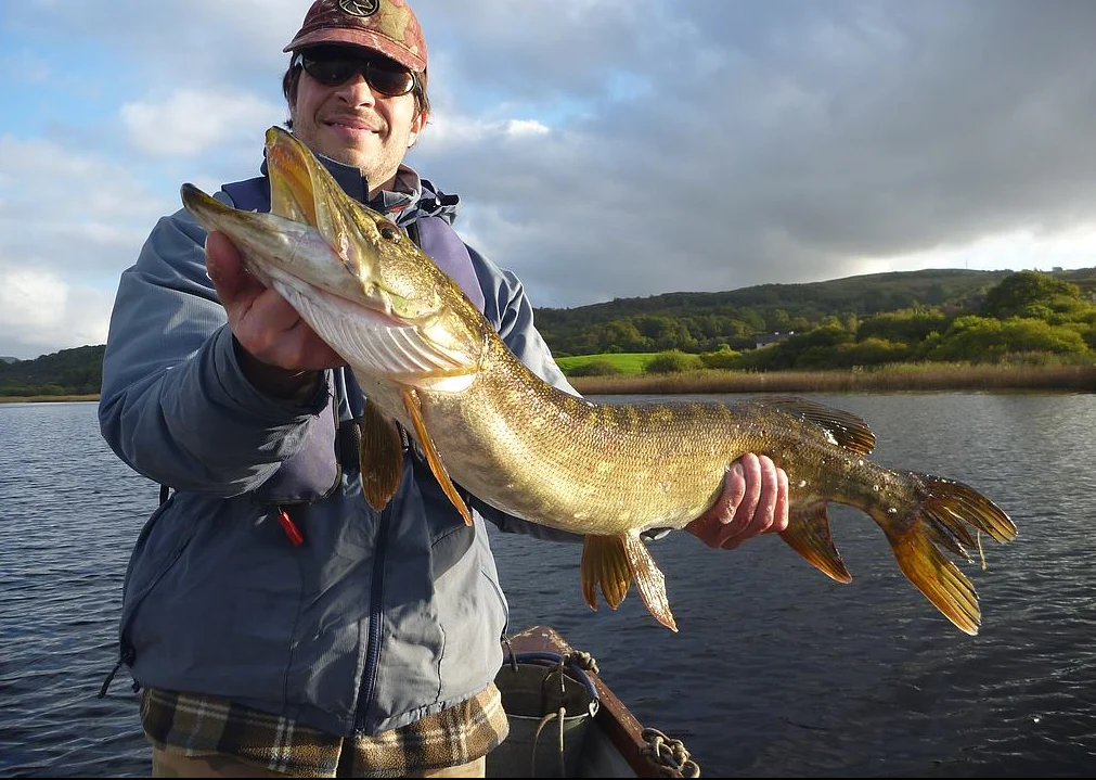 Unsere glücklichen Angler zum Ferienhaus Pike Fishing Lodge 4 Personen