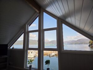 Skanevik Fjordblick Rot links