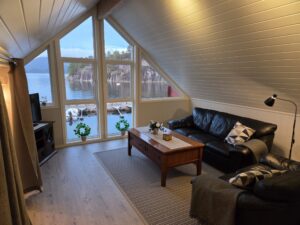 Skanevik Fjordblick Rot links